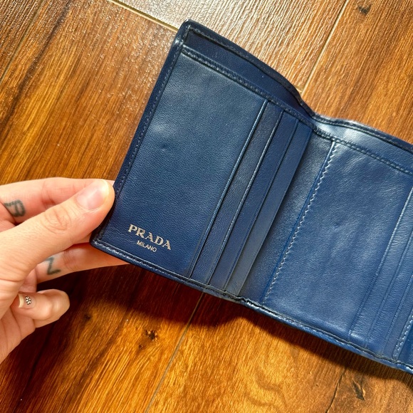 Prada Trifold Wallet Nappa Gaufre Compact - Picture 4 of 7